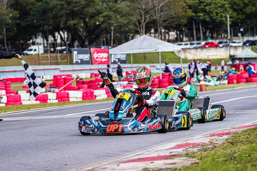 SKM Racing Cadu Bonini comemora a vitória em Interlagos (Tartalho Photografia)