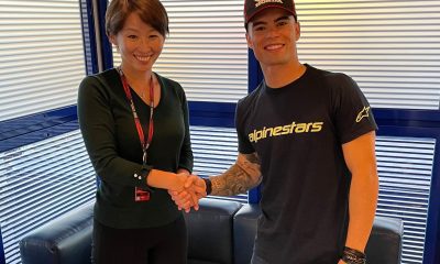 Eric Granado e Midori Moriwaki durante assinatura do contrato para 2023 (Divulgação)