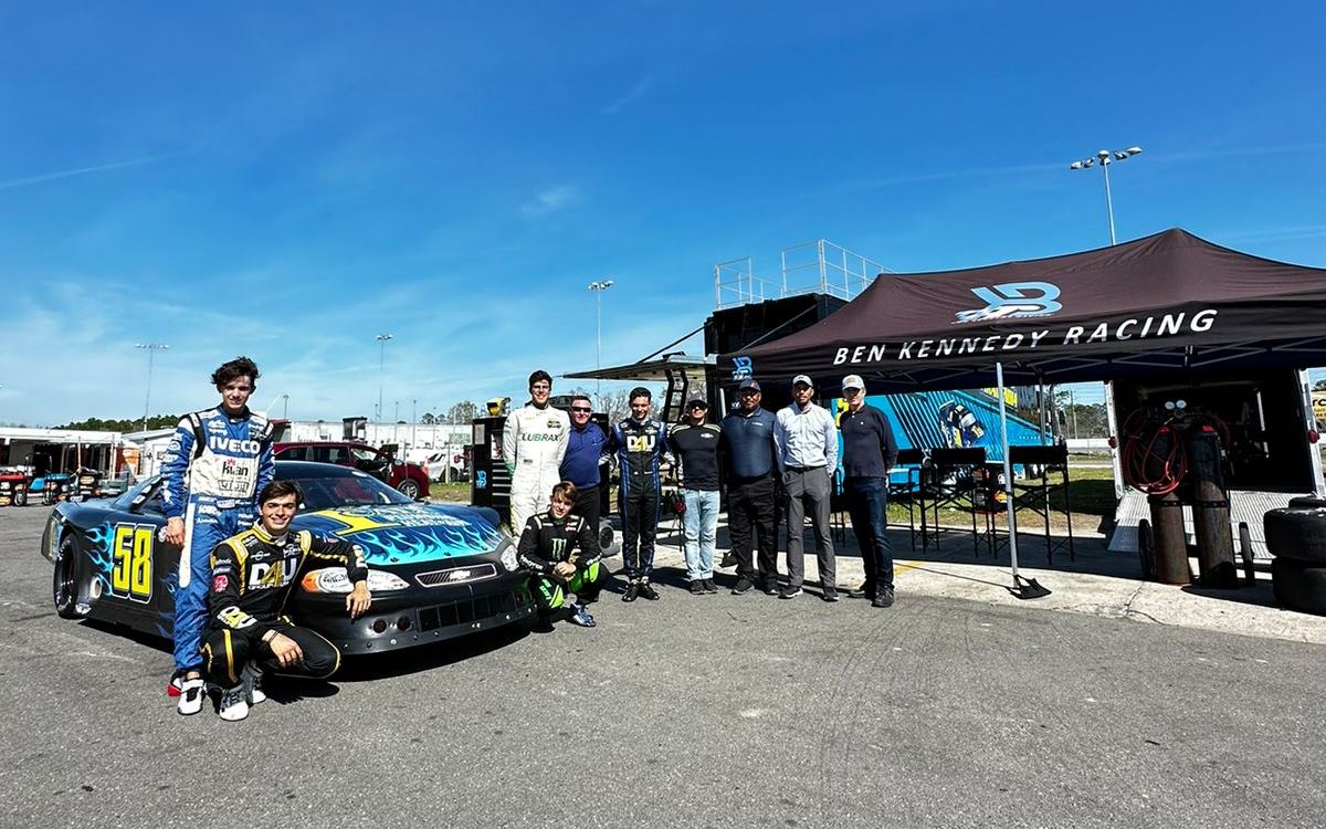 Pilotos da NASCAR Brasil com a equipe Ben Kennedy Racing (Divulgação/NASCAR Brasil)