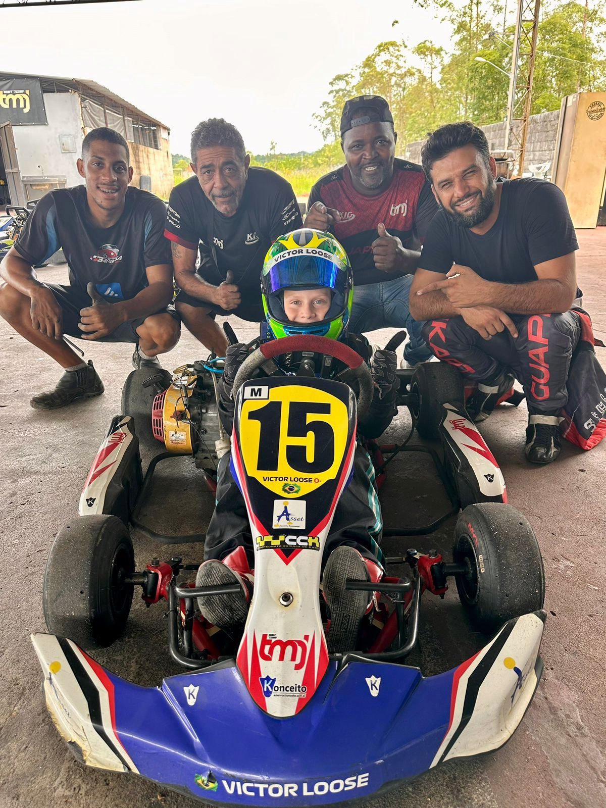 TMJ : Victor Loose e a TMJ Kart Team (Arquivo da equipe)