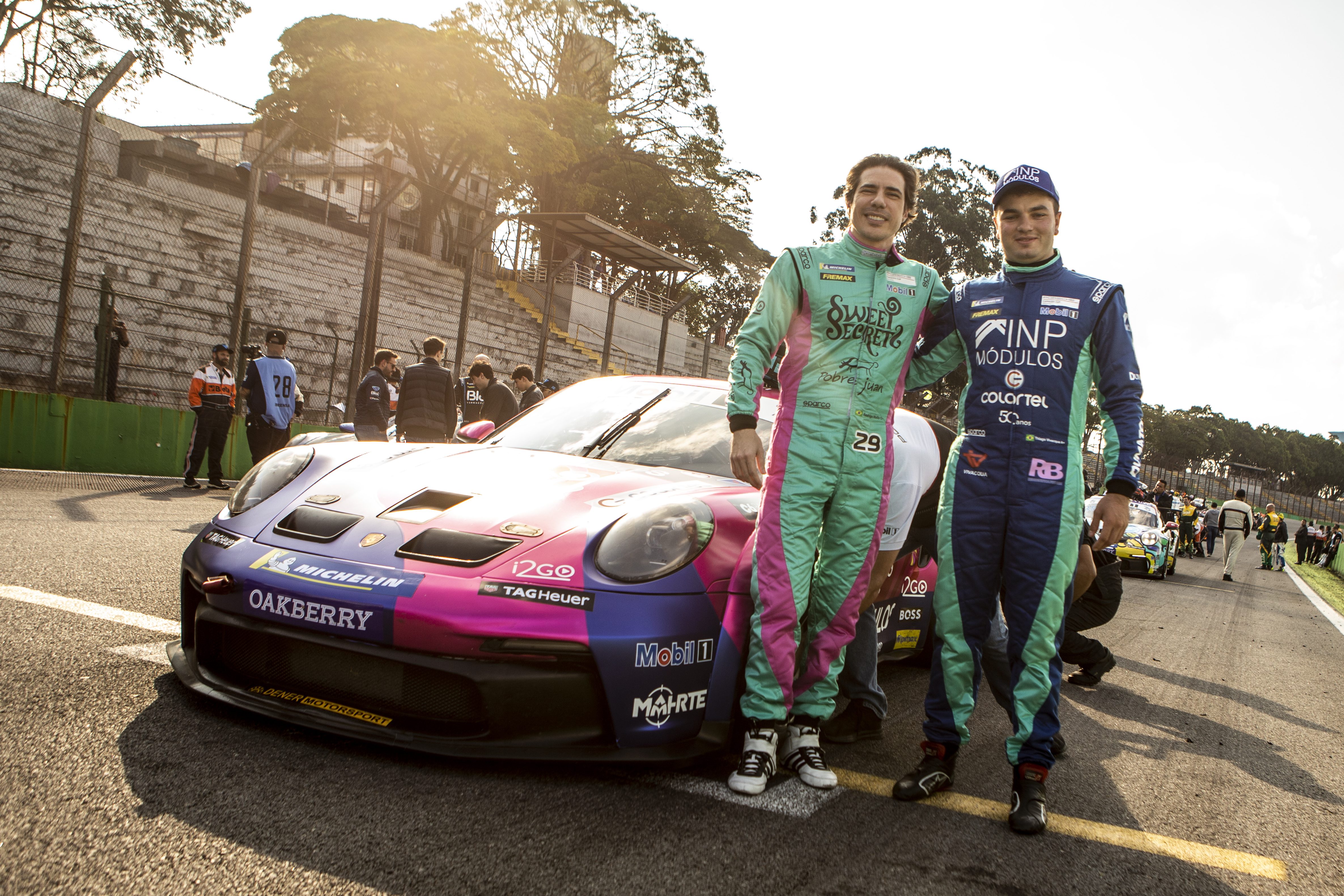 Rodrigo Mello e Thiago Vivacqua no grid de largada (Bruno Terena)