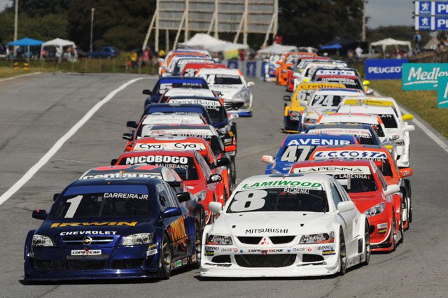 Divisão de acesso à Stock Car já foi multimarca, como entre 2008 e 2009 (Fernanda Freixosa/Stock Car)