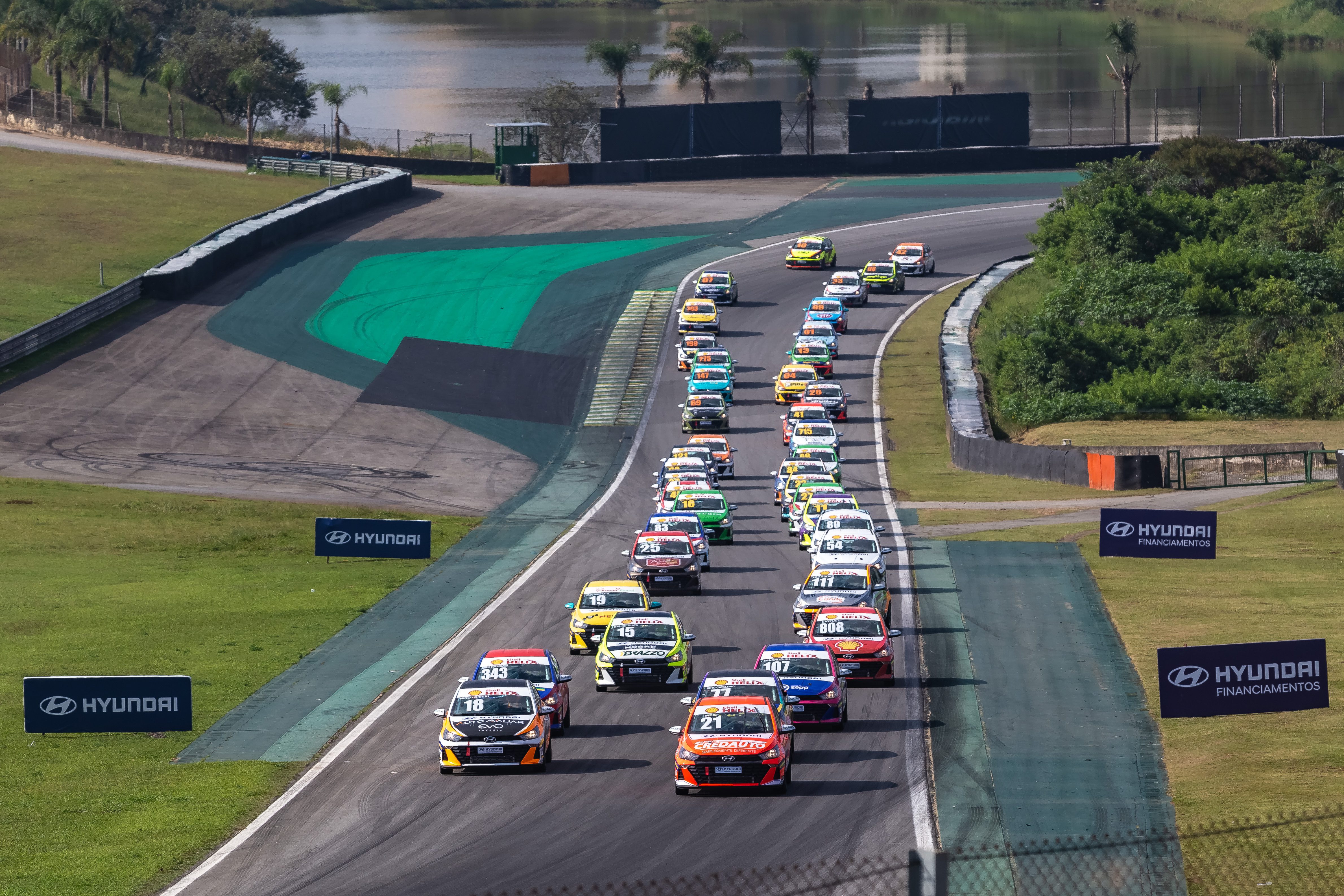 Grid cheio em Interlagos deve se repetir em Tarumã (Renato Mafra/Copa Shell Hyundai HB20)