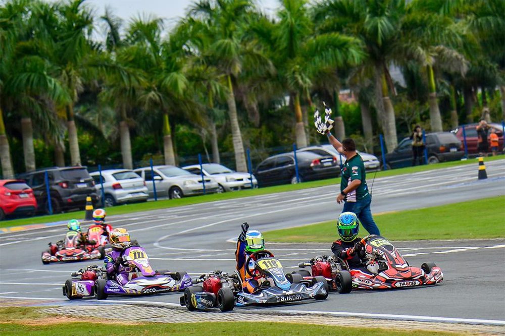 Nicollas Loretti (118) venceu e foi campeão na F4 Júnior (Eni Alves)