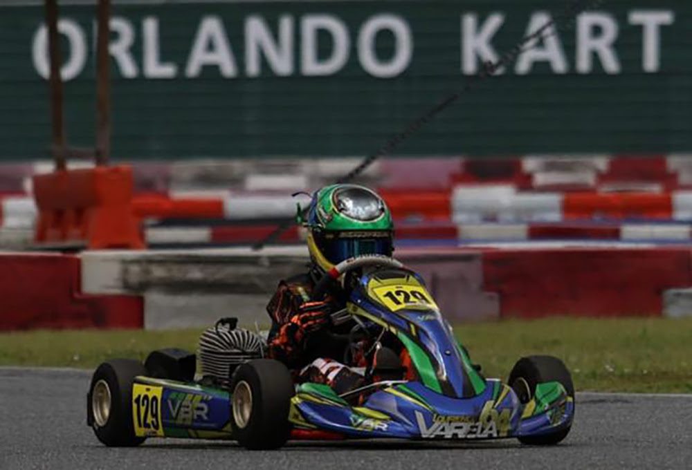 Lourenço Varela estava na liderança da corrida final quando sofreu um toque