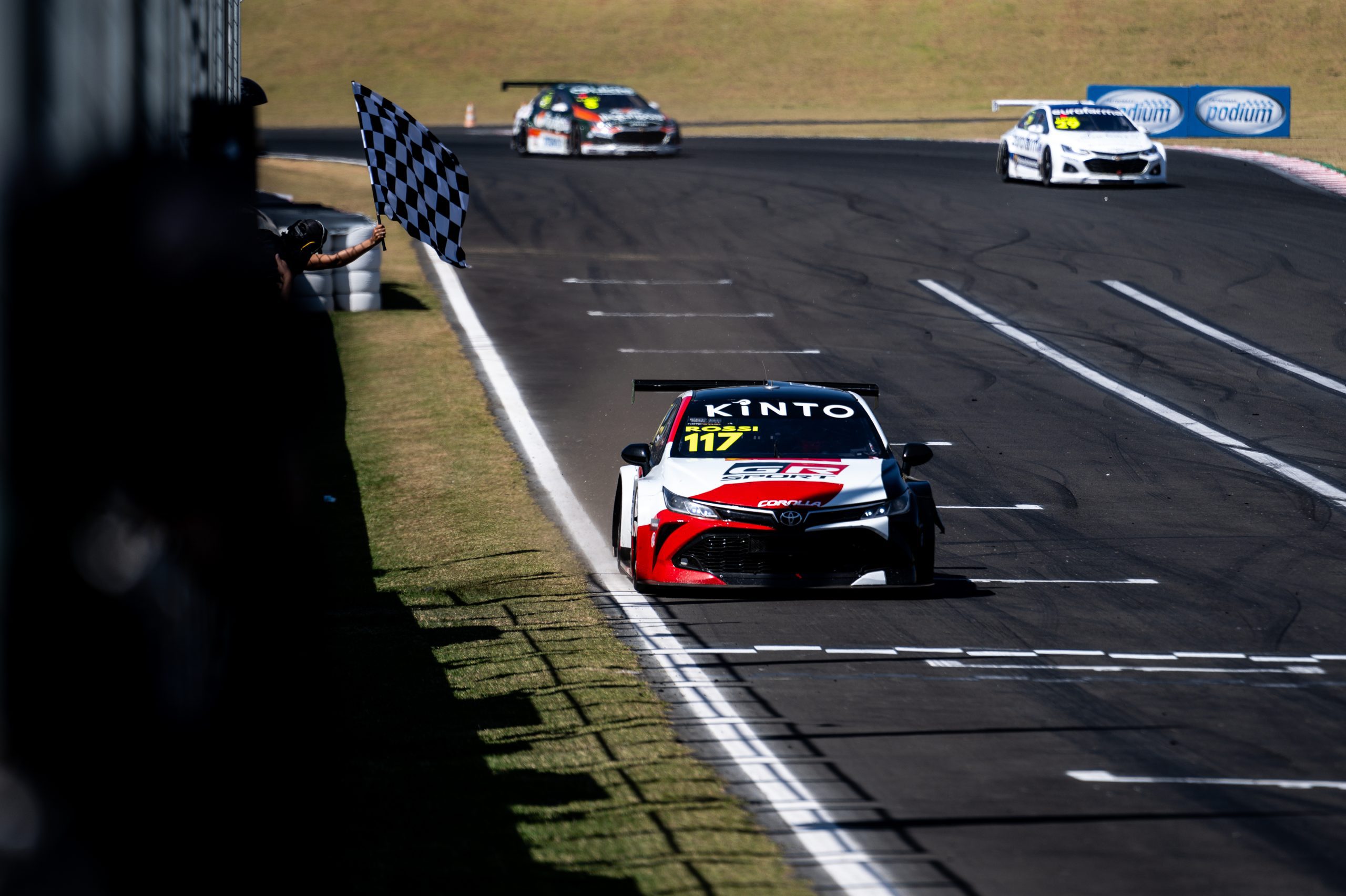 Momento único: apaixonado pelo esporte pode dar a bandeirada no fim de semana (Duda Bairros/Stock Car)