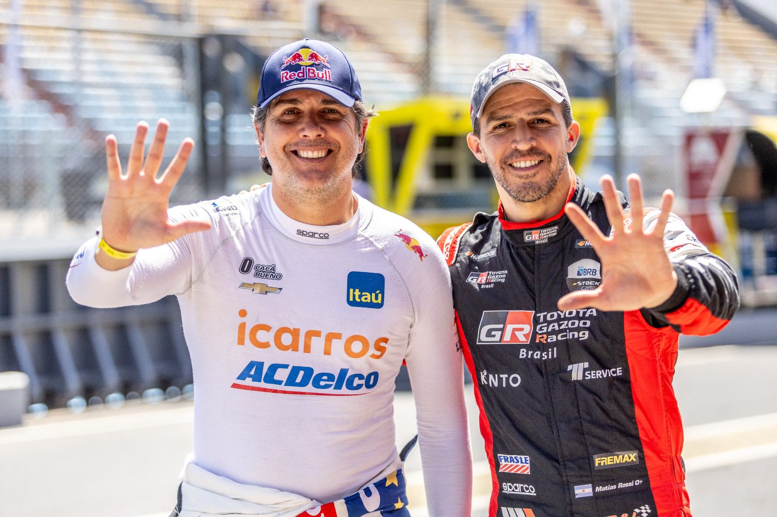 Dez títulos em uma foto: cinco da Stock Car e outros cinco do TC2000 (Rodrigo Guimarães/RF1)