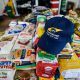 Alimentos arrecadados pela Turismo Nacional em Tarumã, no mês de maio (Duda Bairros/Stock Car)