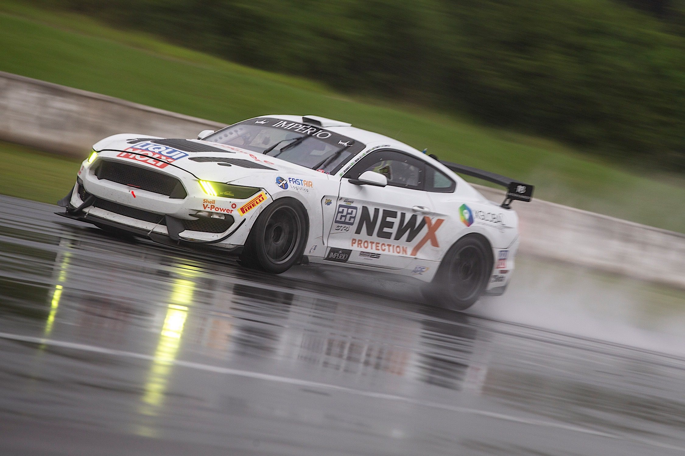 André Moraes Jr lidera o campeonato com o Mustang (Bruno Terena/MS2)