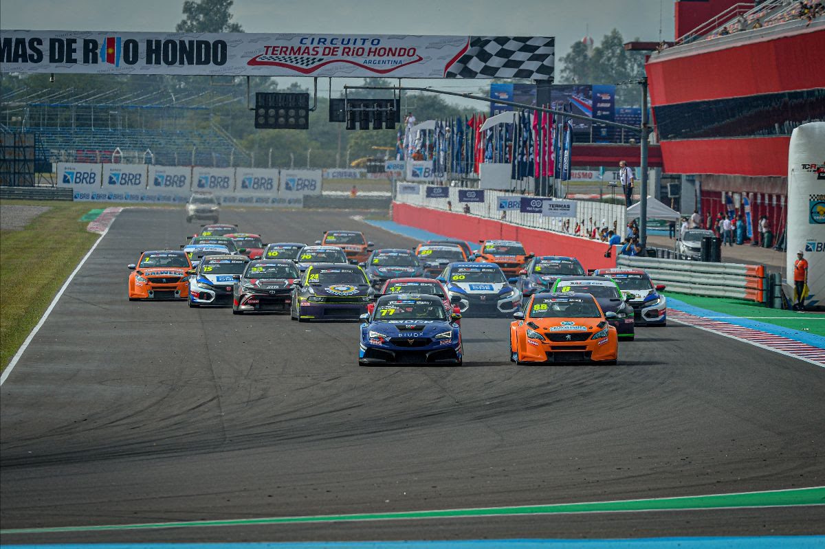 Após ano brilhante no TCR South America, Bernardo Llaver entra no top10 do TCR World Ranking