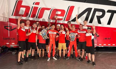 Matheus Morgatto comemora com a equipe em Homestead (Arquivo do piloto)
