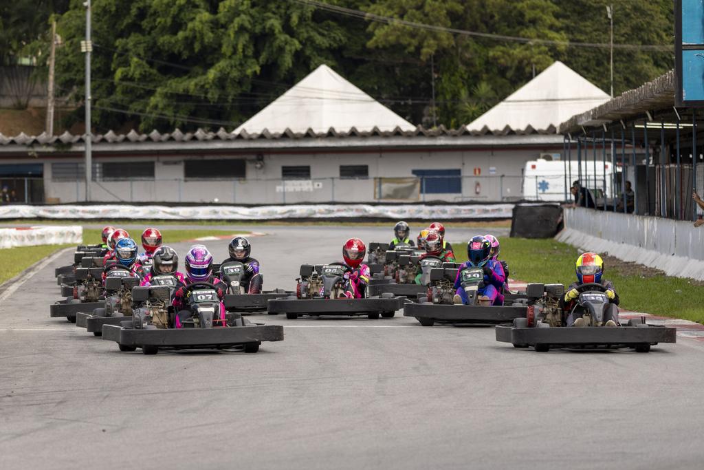 Muitas mulheres irão estrear nesta etapa do SM Kart Competition (Foto:Emerson Santos/OnePhotographyMedia)