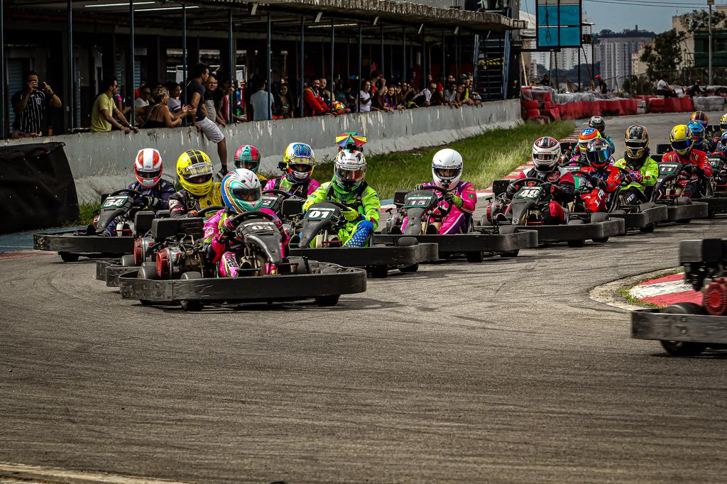 As disputas no SM Kart Competition são bem acirradas (Foto: Priscila Paiva/Clicados no Kart)