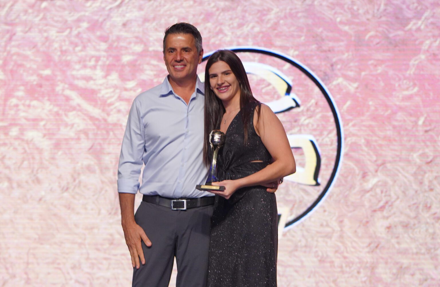 Dener Pires e Antonella Bassani Capacete de Ouro