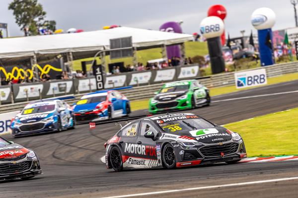 Zezinho Muggiati mira top 10 na etapa em Interlagos (Rodrigo Guimarães)