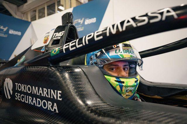 Felipe Massa acelerou ao lado dos pilotos do BRB Fórmula 4 Brasil (Marcelo Machado de Melo/Vicar)