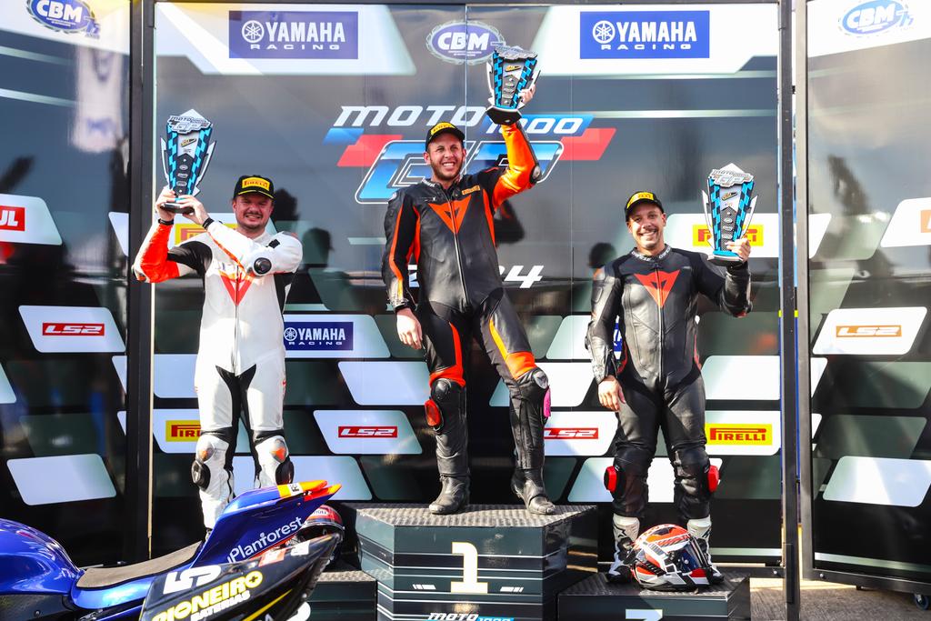 Pódio da 600 Master neste sábado (27) (MOTO1000GP/Grelak Comunicação)