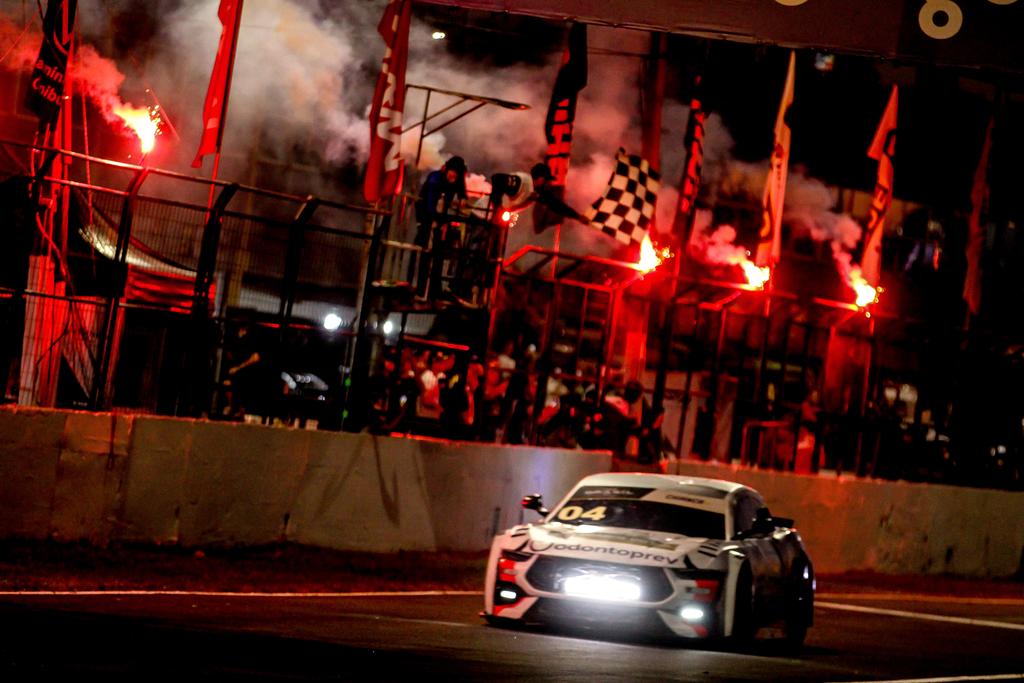 Bandeirada da corrida 2 (Noturna) (Luciano Santos / SiGCom)