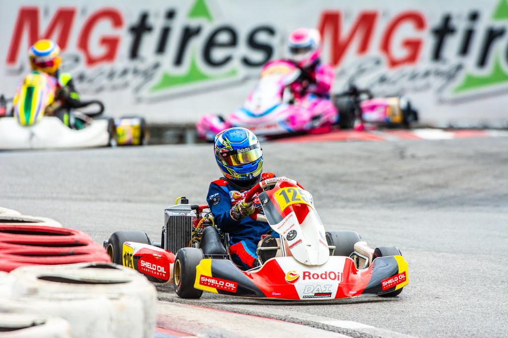 Miguel Silva está aprendendo diversos circuitos do Kartódromo Granja Viana (Foto: Leonardo Dias)