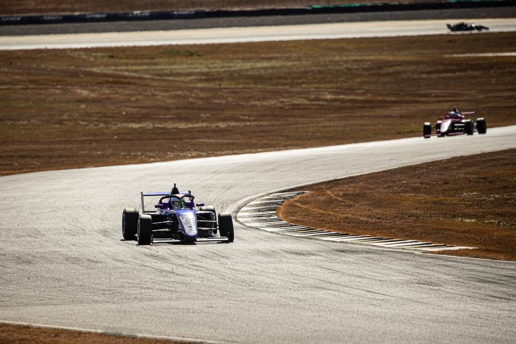 Dudes Castroneves conheceu melhor o carro do F-4 Brasil (Magnus Torquato/Vicar)