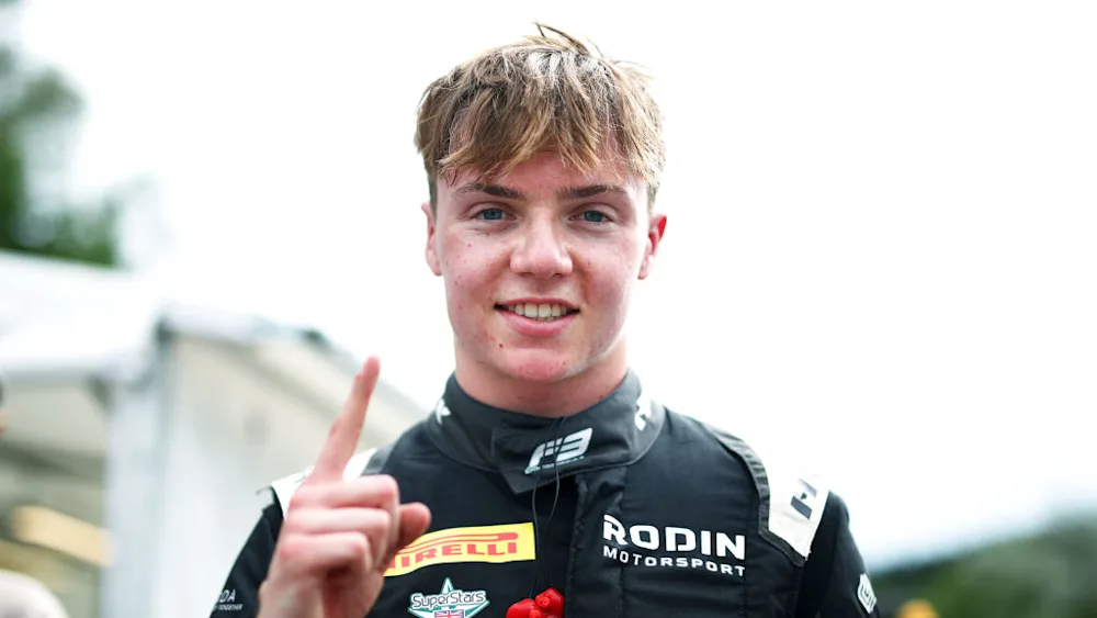 Callum Voisin conquista sua primeira pole position em Spa-Francorchamps