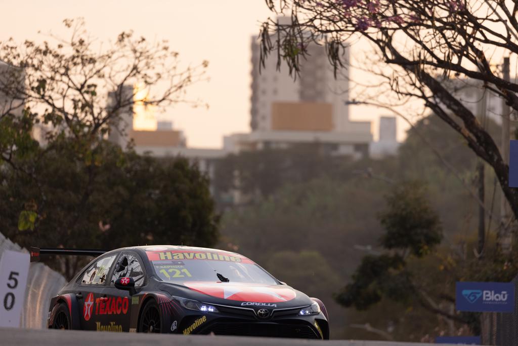 Felipe Baptista acelera pela primeira vez num circuito de rua (Rafael Gagliano / Hyset)