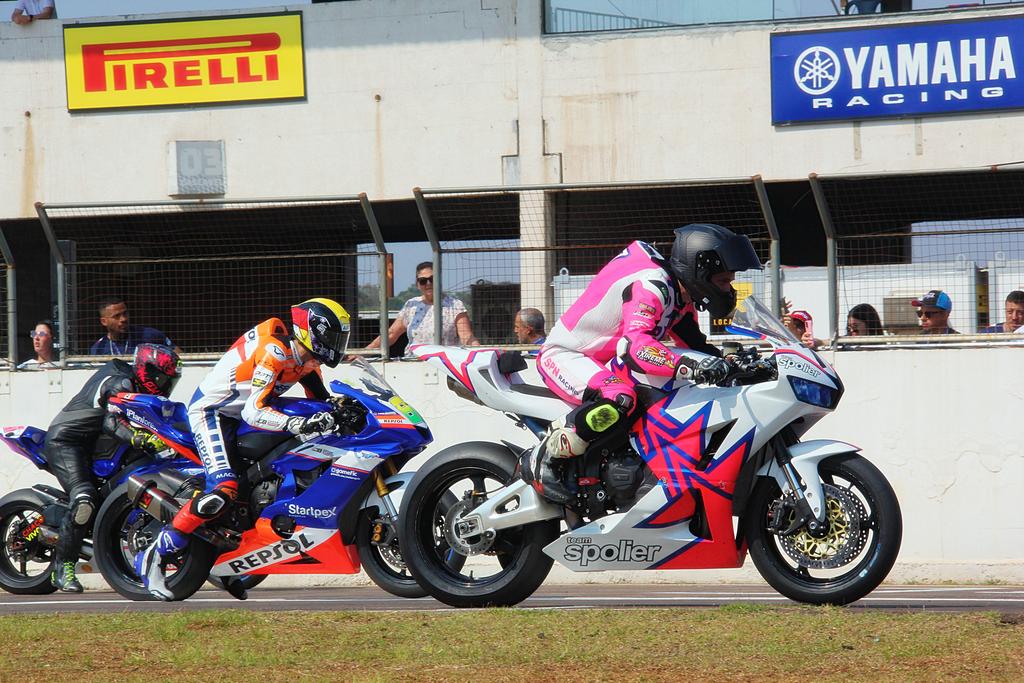 Largada da primeira prova da GP600 na primeira prova em Cascavel (MOTO1000GP/Grelak Comunicação)