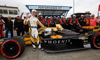 Santino Ferrucci comemora a pole em Portland, a primeira de sua carreira. Foto/Reprodução: Joe Skibinski/ IndyCar