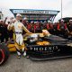 Santino Ferrucci comemora a pole em Portland, a primeira de sua carreira. Foto/Reprodução: Joe Skibinski/ IndyCar