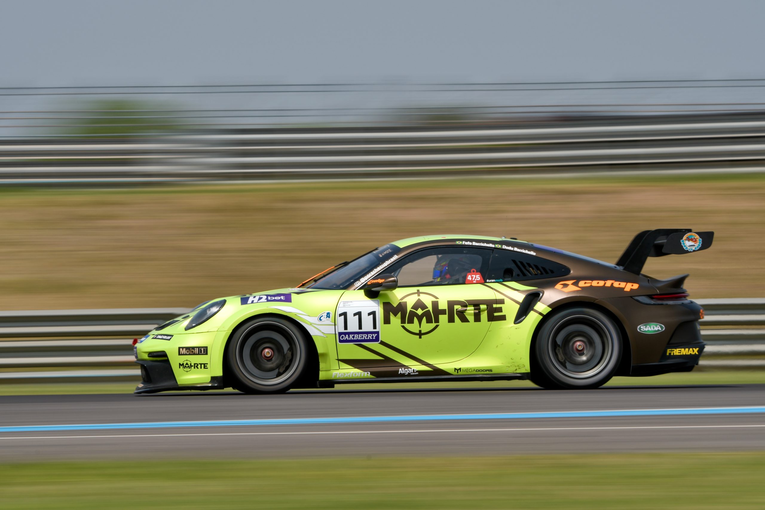 Dudu e Fefo Barrichello Porsche Cup C6 Bank