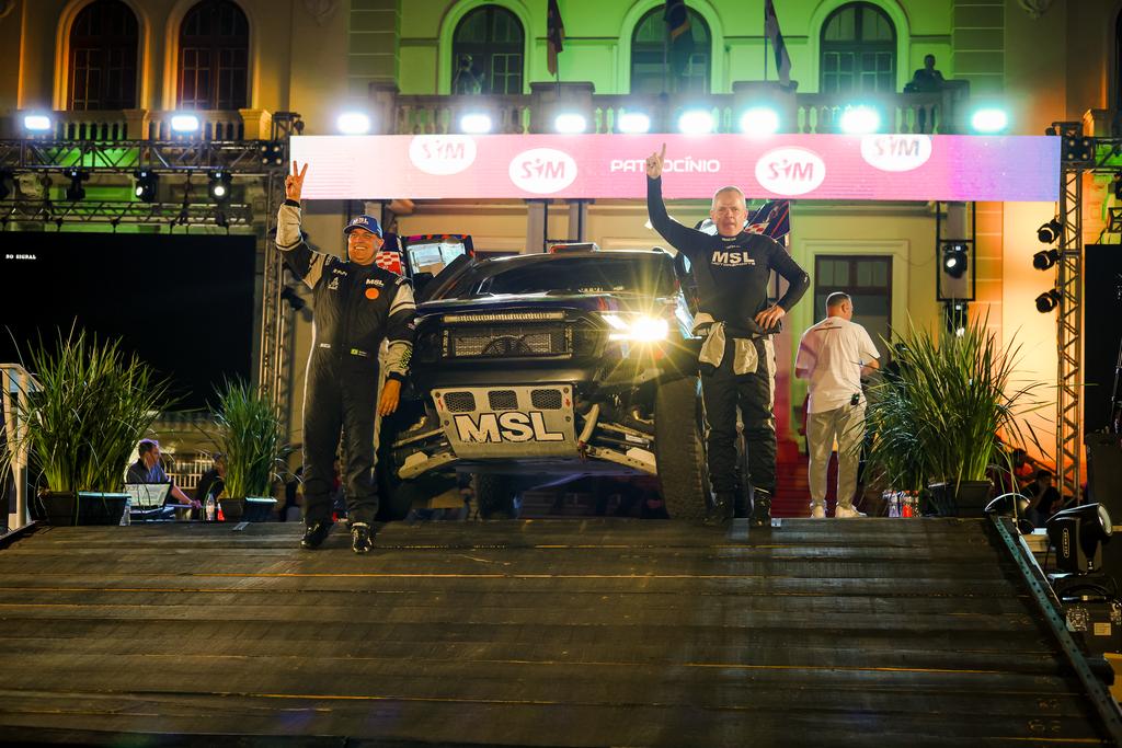 Gunter Hinkelmann e Weidner Moreira na apresentação dos compeditores (Bia_art / MSL Motorsports)