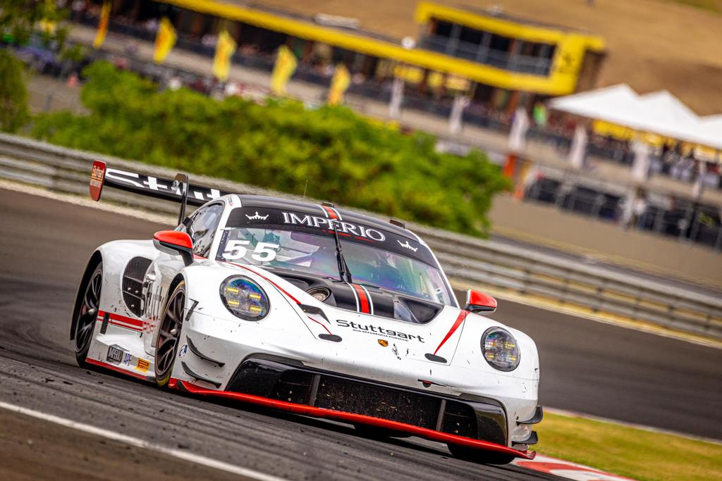 Porsche 911 GT3 R de Marcel Visconde/Ricardo Mauricio/Marçal Müller (Rodrigo Guimarães/Stuttgart Motorsport)
