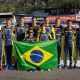Francisco Rocha (centro) com o time Brasil (KMCom / Rodrigo Monteiro / KartBR)