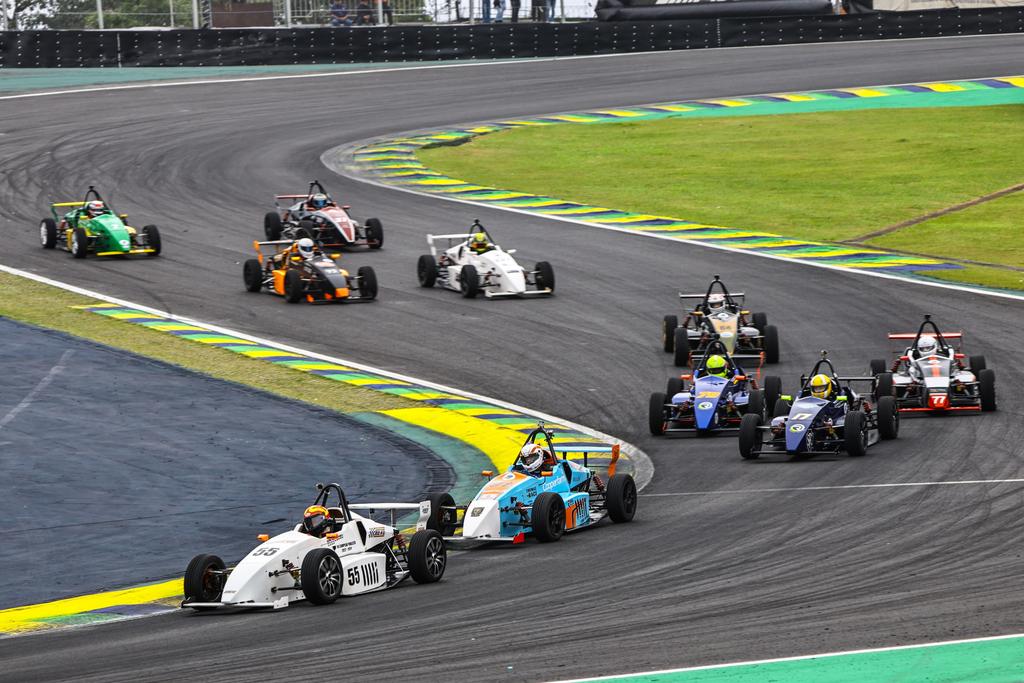 Heitor Nogueira Filho à frente da Fórmula eVolution em Interlagos (Divulgação / Humberto da Silva)