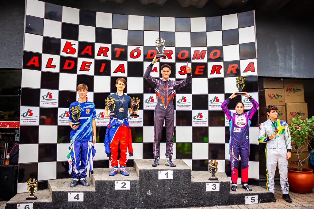 Bernardo Haydn (2º), Bruno Souza (1º) e Anna Luiza Pimpão (5º) (Tartalho Fotografia)