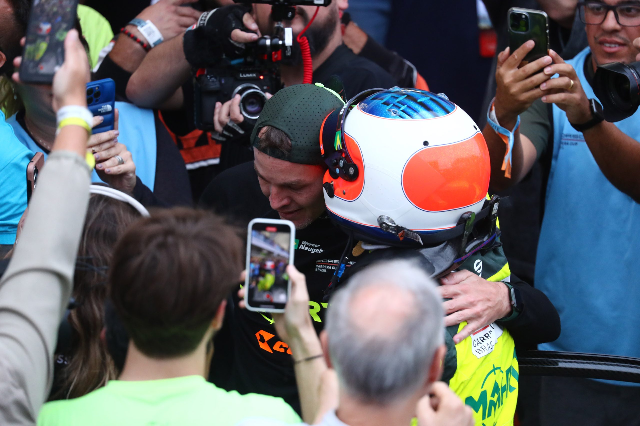 Werner Neugebauer e Rubens Barrichello (Foto/Reprodução: Luca Bassani)