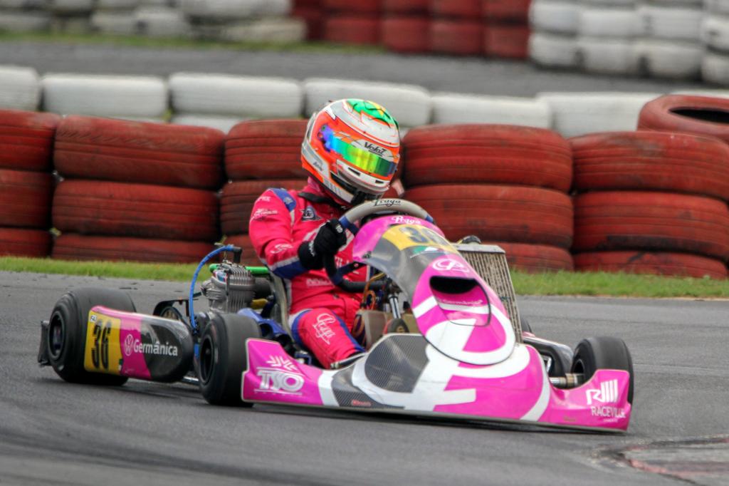 Manu Clauset tem a meta de subir ao pódio no Brasileiro de Rotax (Foto: Divulgação)