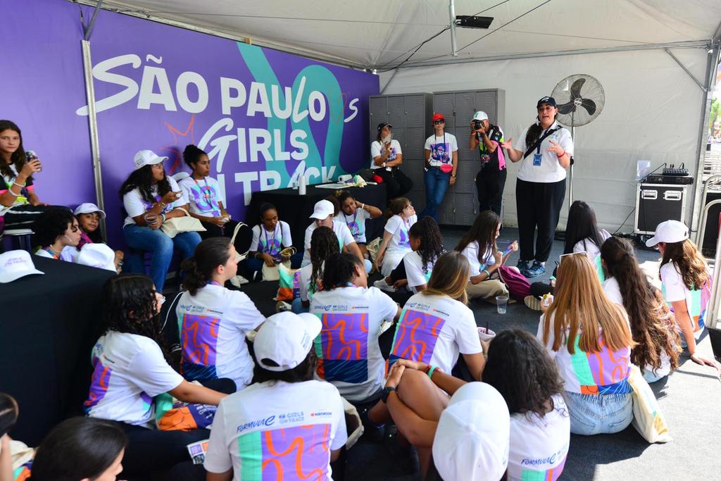 FIA Girls on Track Brasil Experiência para Estudantes na F-E em março de 2024 (Fernanda Freixosa/CFA)