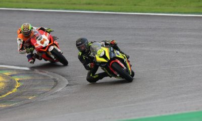 Passarino e Lussiana durante a prova deste domingo (8) e (MOTO1000GP/Grelak Comunicação)