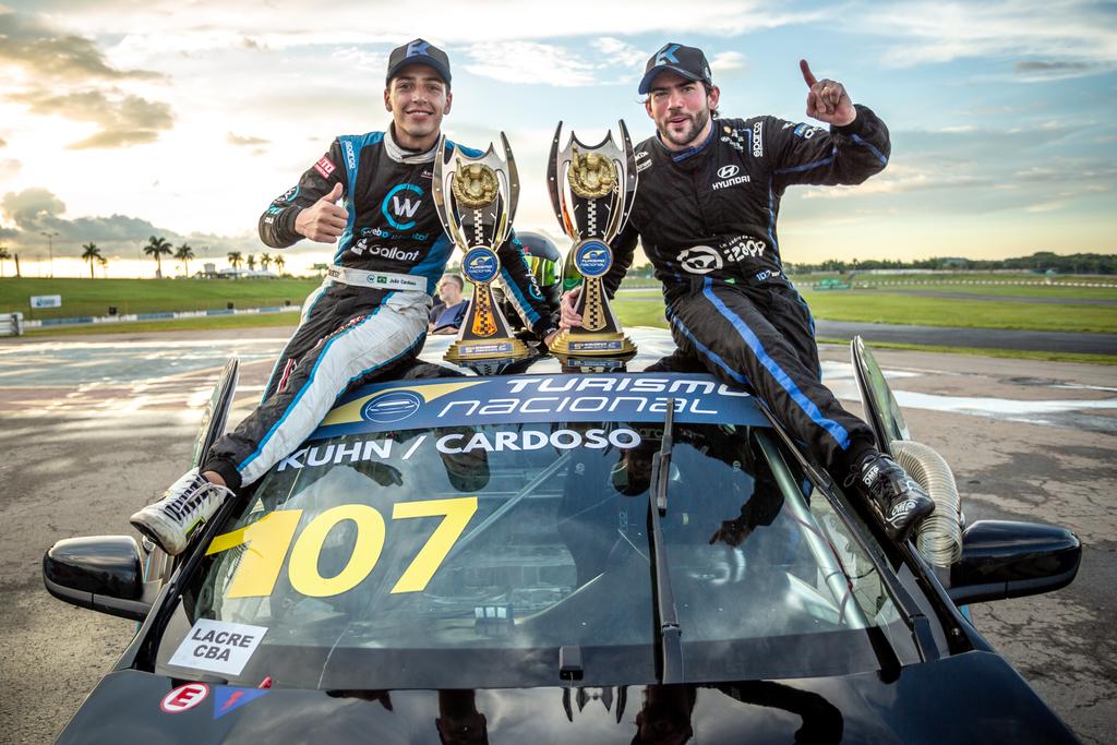 Ernani Kuhn e João Cardoso são os campeões Sprint da Turismo Nacional (Ricardo Saibro)
