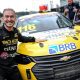 Arthur Scherer comemora a pole position da etapa Endurance de Interlagos (Duda Bairros/Vicar)