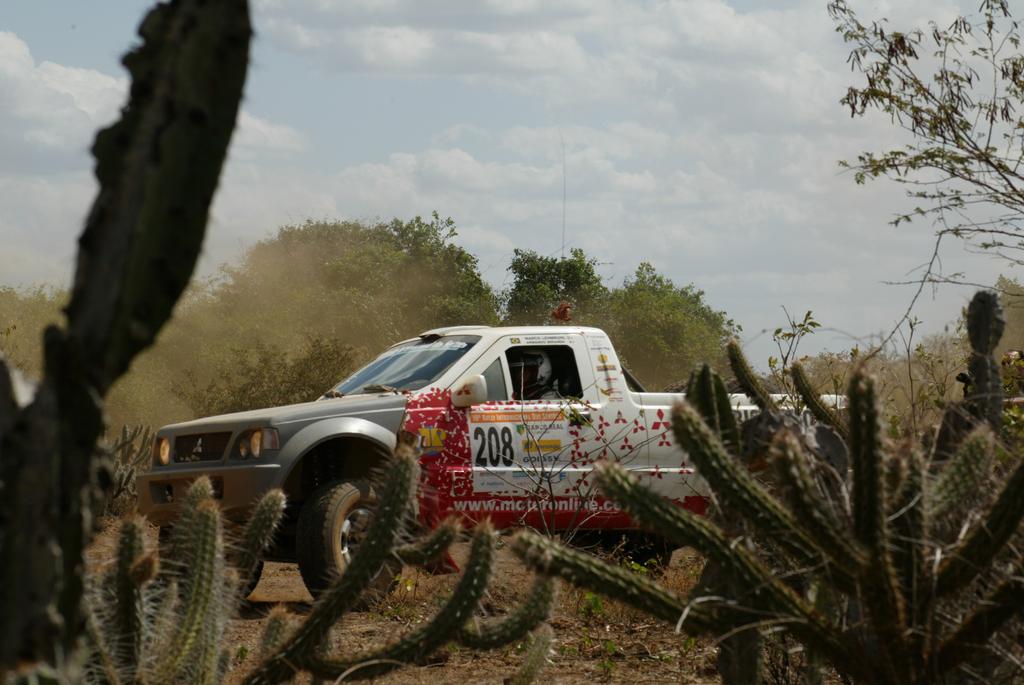 Modelo lendário do rally brasileiro, Mitsubishi L200 Evo está apta a participar (André Chaco/Sertões)