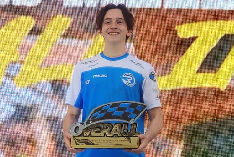 Victor Manzini é vice-campeão da Rookie no Campeonato Overall (Divulgação)
