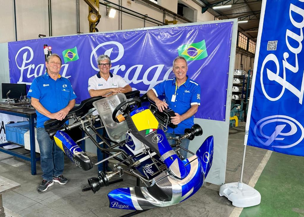 Ricardo Bignotto e Ricardo Molina (CBA), com Roberto Azana (Praga Kart Brasil) (Praga Kart Brasil)