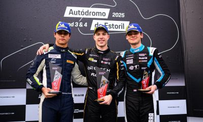 Matheus Ferreira com o troféu de segundo colocado (Porsche Sprint Challenge)