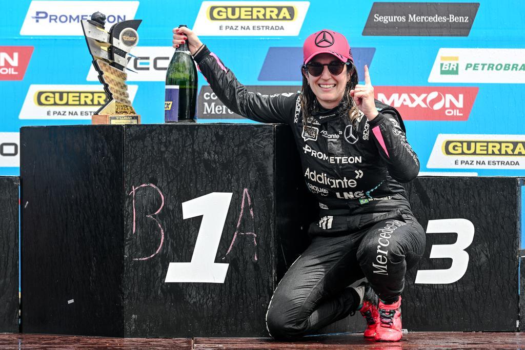 Na ASG Motorsport, Bia Figueiredo a primeira mulher campeã nos caminhões (Duda BAirros/Mais Brasil)
