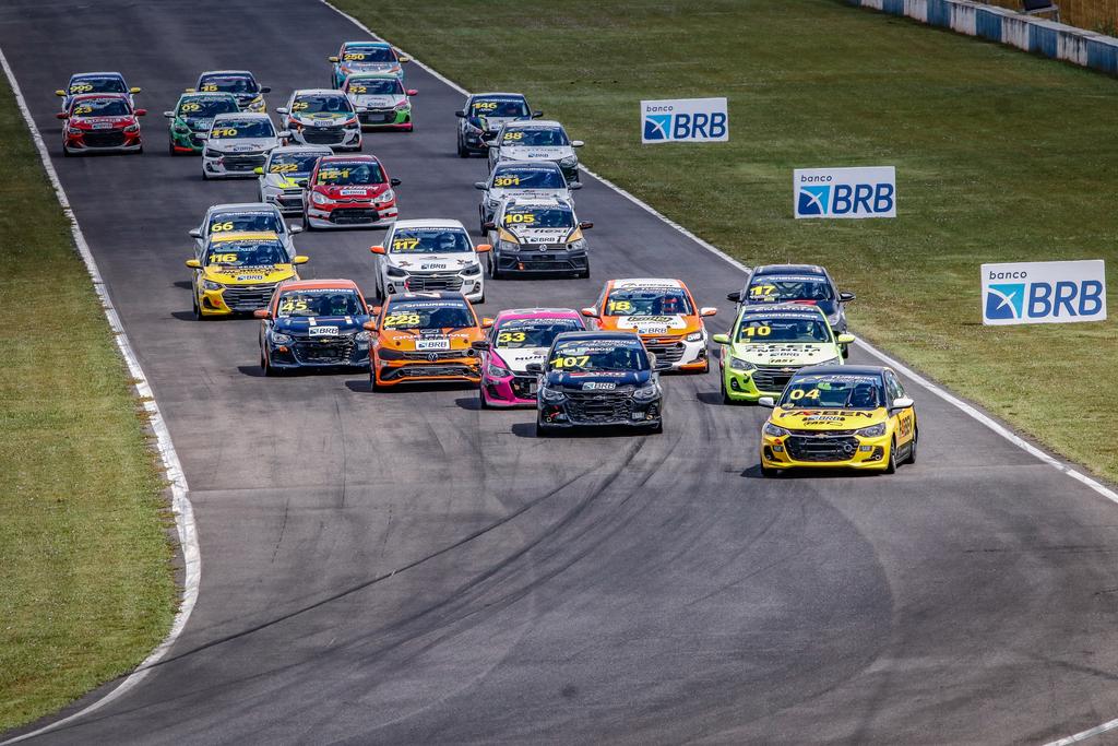 Premiação atrai cada vez mais jovens talentos ao grid da Turismo Nacional (Beto Corrêa/Vicar)