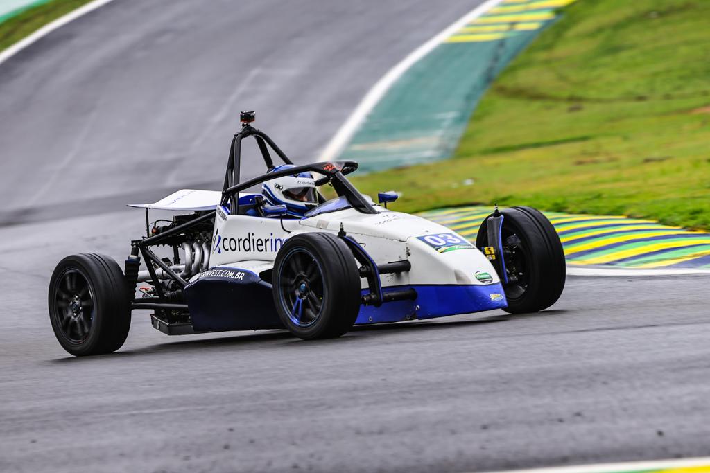 Rogério Teixeira lidera o campeonato na divisão Master (Divulgação / Humberto da Silva)