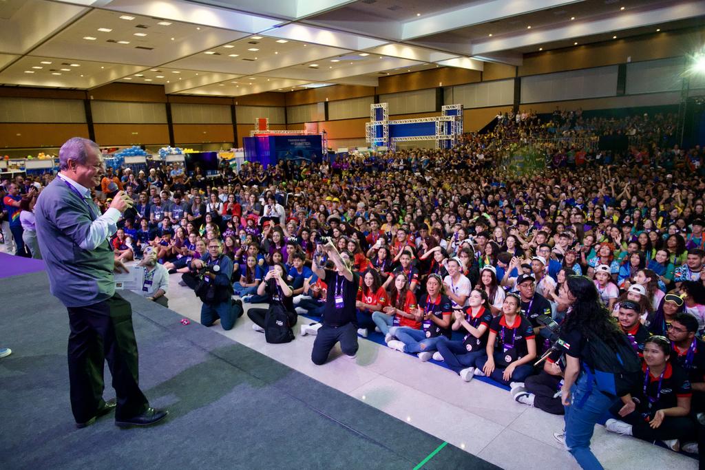 Abertura do evento contou com mais de 2000 alunos (Divulgação / CNI Web)