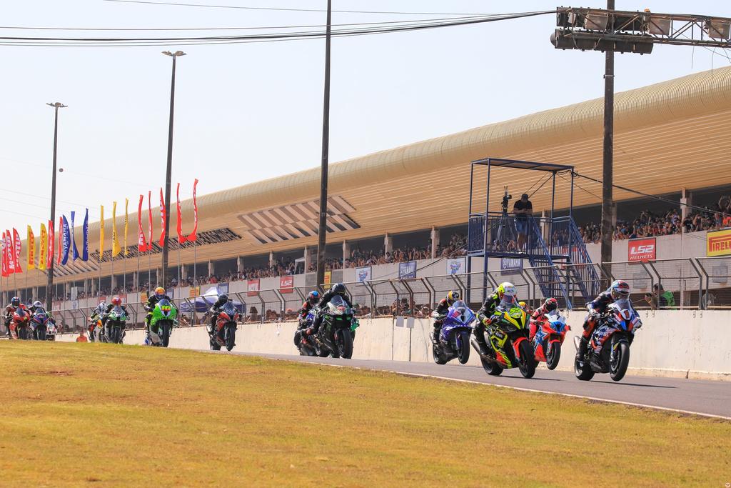 Cascavel receberá pilotos de 10 países para abertura do campeonato (MOTO1000GP/Grelak Comunicação)
